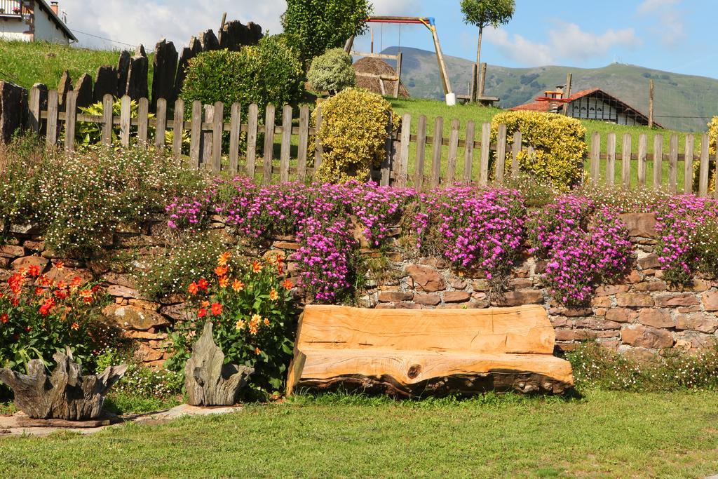 Casa Rural Gananea Zuaztoy de Azpilcueta Ngoại thất bức ảnh
